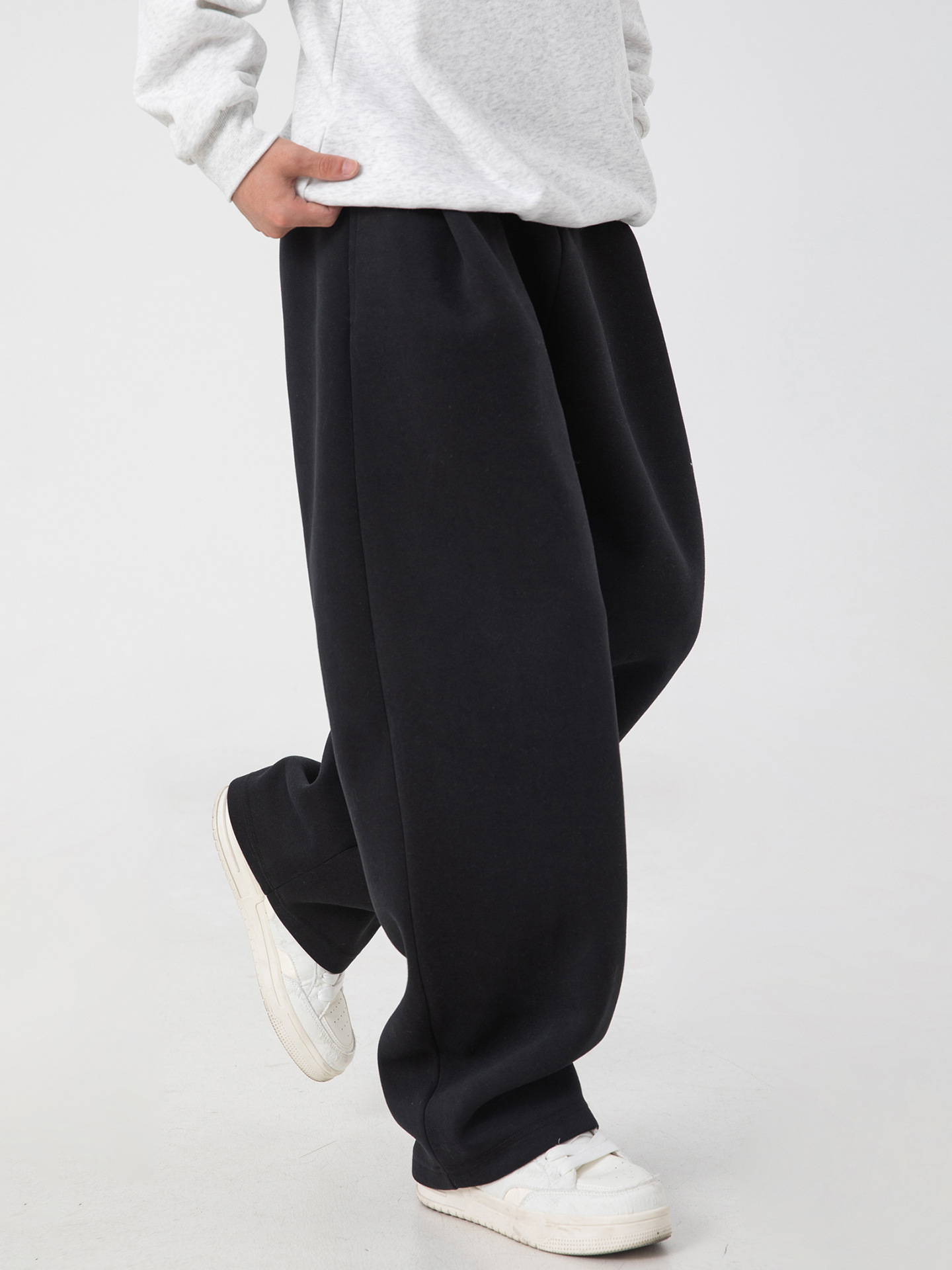 厚手の質感のプリーツカジュアルパンツメンズ25秋新作ストレートレッグルーズロングパンツトレンディなブランドシルエットスポーツスウェットパンツ