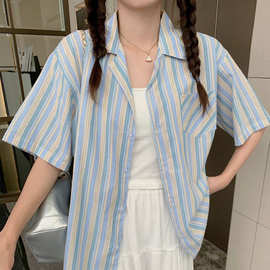 新款五分袖蓝条纹衬衫女款韩系夏日盐系度假风宽松显瘦西装领衬衣