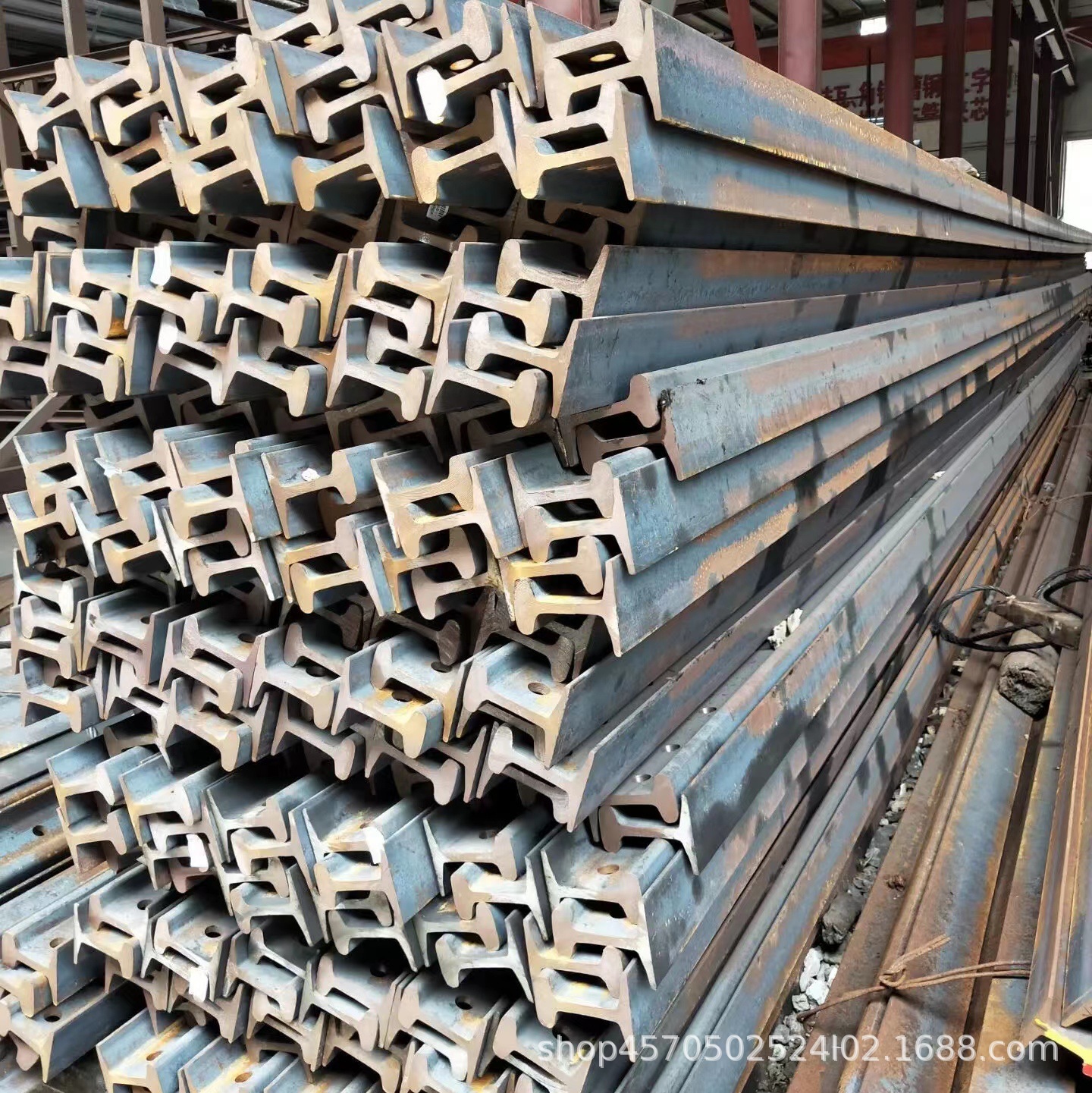广安市轨道钢现货经销商Q235B 55Q材质轻轨宜宾市钢轨可分零批发