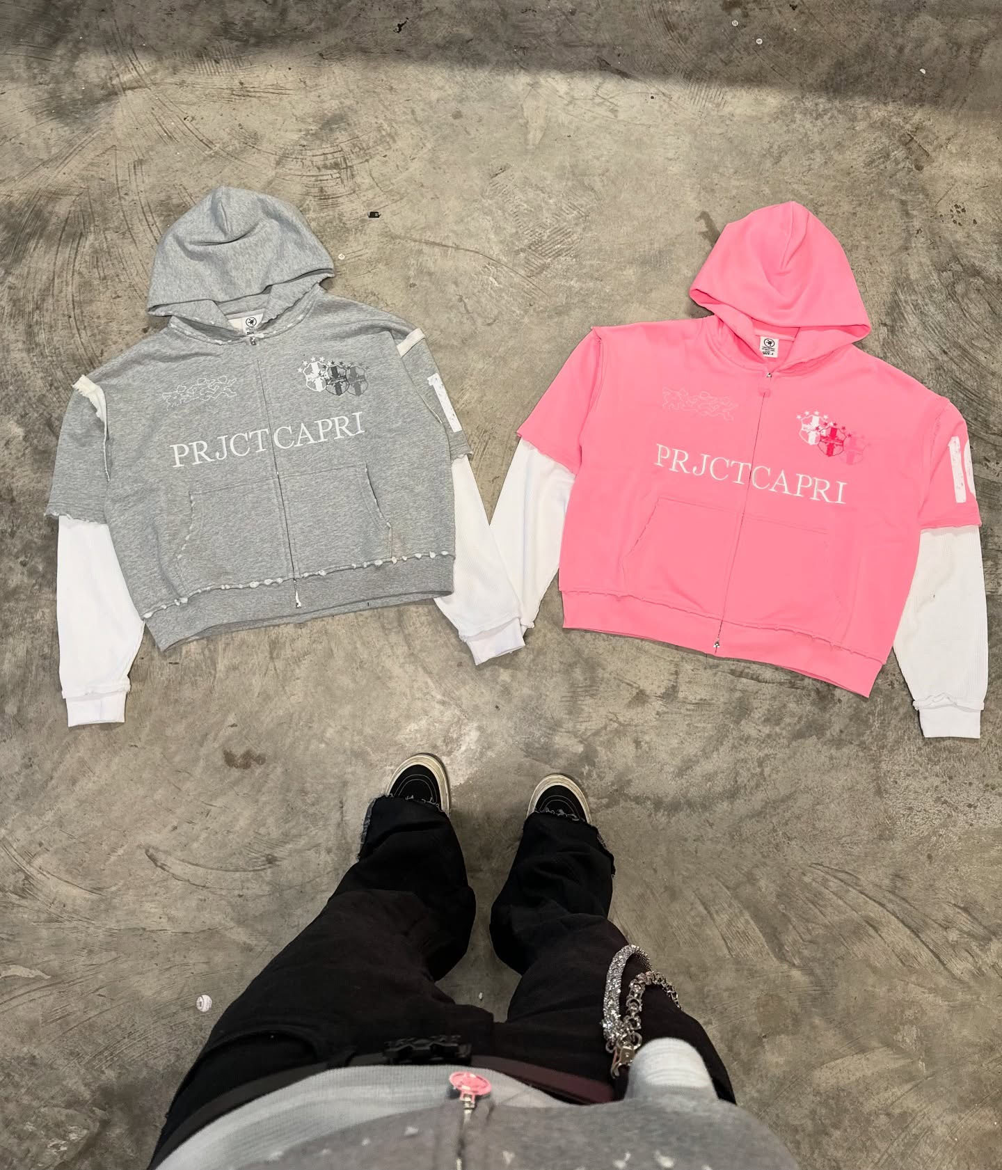 Herrenbekleidung Europäischer und amerikanischer amerikanischer Straßenbuchstaben-Charakterdruck Loses, lässiges Langarm-Kapuzenpullover-Sweatshirt_voghion.com