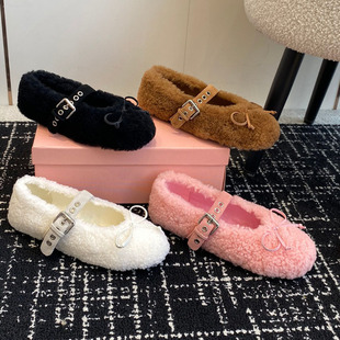 �߶�2024�����¿���ëƤ���۬������ЬŮƽ�����m�����Y������Ь