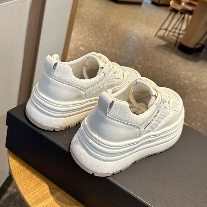 Origen Fabricante Small White Shoes Women 2025 Spring Nuevos productos Versión coreana de punta redonda moda plataforma plataforma zapatos casuales zapatillas de deporte