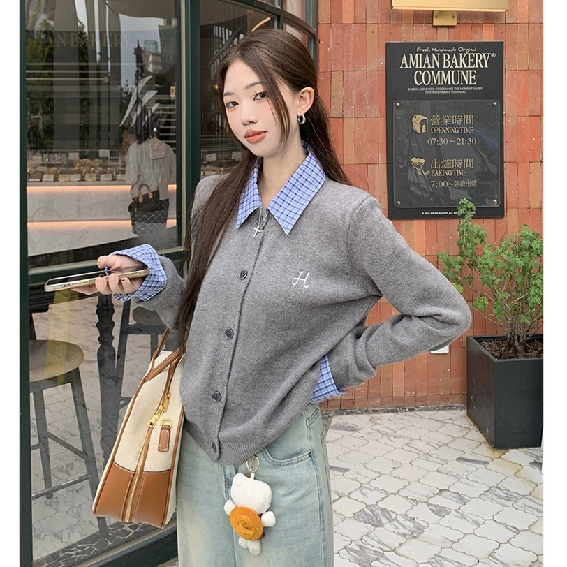 [캐시미어] 격자 무늬 바느질 가짜 투피스 니트 스웨터 여성의 세련된 자수 느슨한 대학 스타일 긴팔 카디건