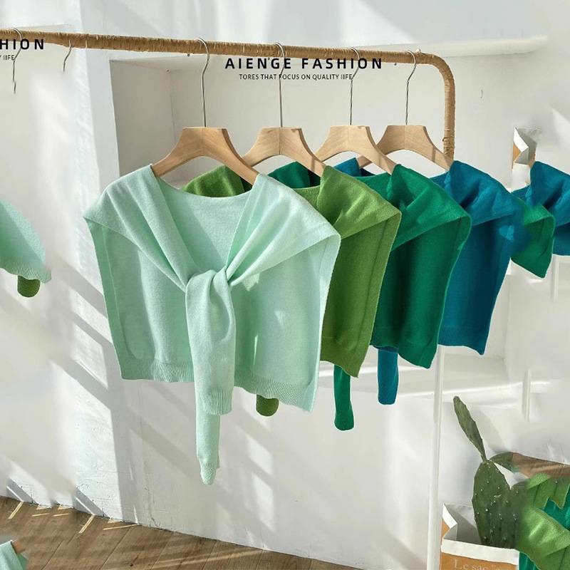 Pequeña capa de punto para mujeres de verano con primavera y otoño nuevo cardigan protector solar hombro delgado capa roja elegante