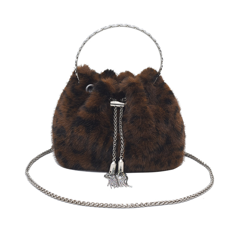 Bolsa de peluche portátil de moda transfronteriza para mujeres 2025 invierno nueva moda cadena bolso de hombro de alta calidad bolso de mochila