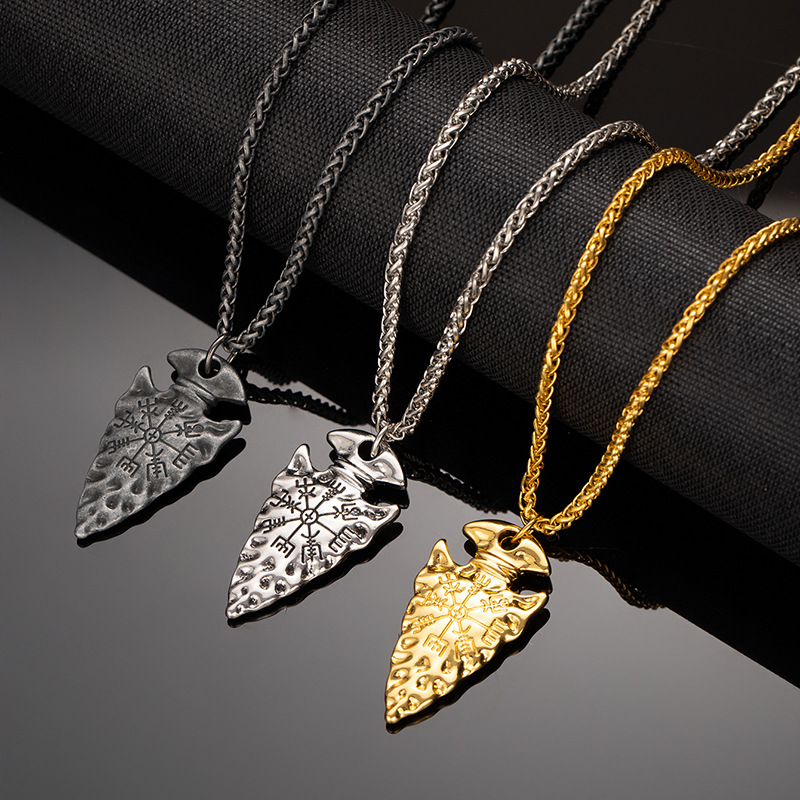 Cross-border European and American Hot Selling Viking Nordic Necklace Triangle Compass Compass Titanium Steel Chain Men's Fashionable Cool Jewelry