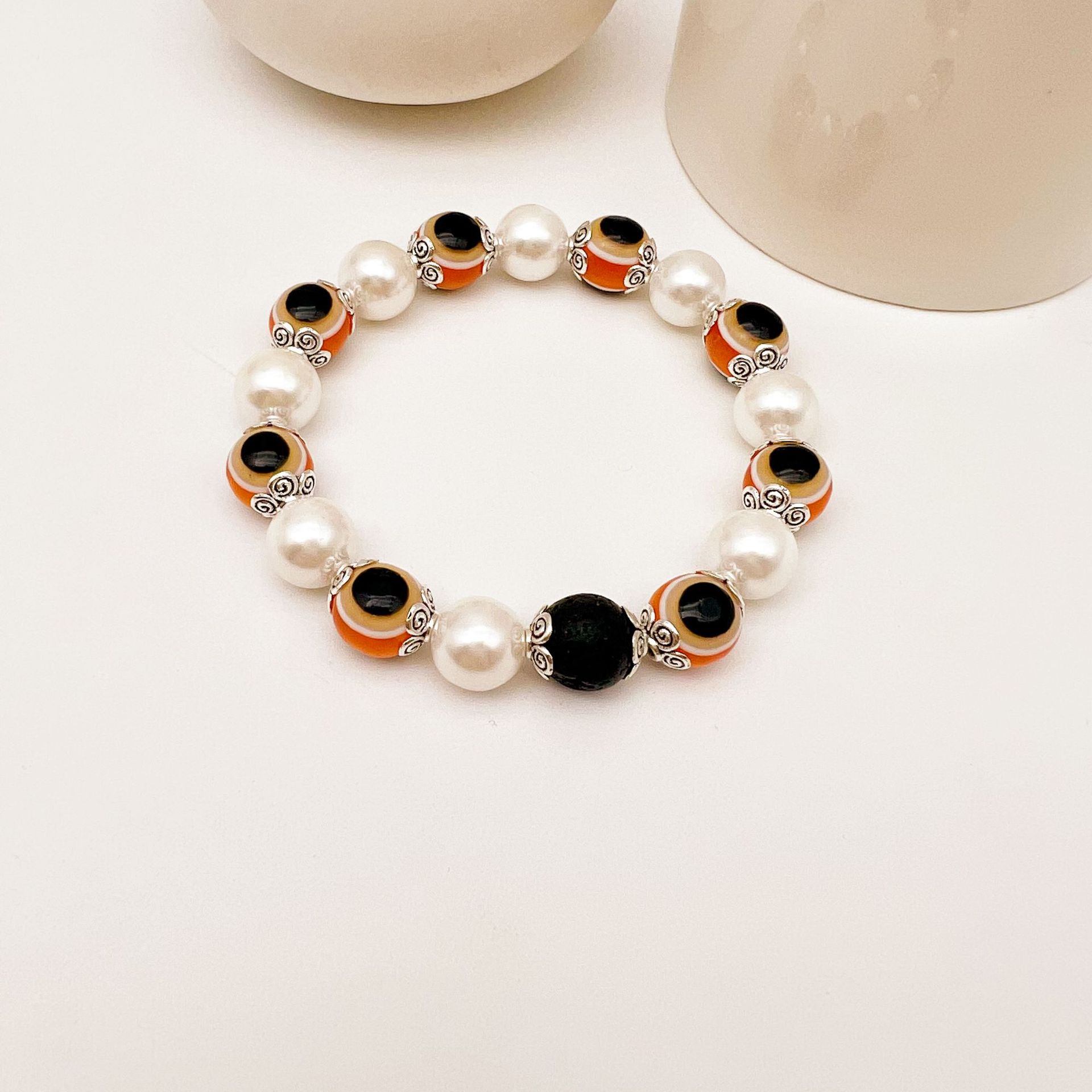 Retro Devilu0027S Eye Palm Resin Pearl Womenu0027S Bracelets 1 Piece