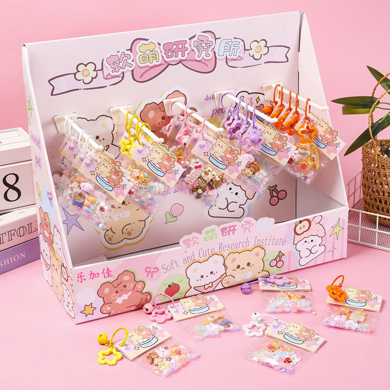 B Soft Moe Research Institute Colgante de bolsa para caminar para bebés Colgante de mochila escolar Colgante de simulación de comida y juego Resina en miniatura para estudiantes