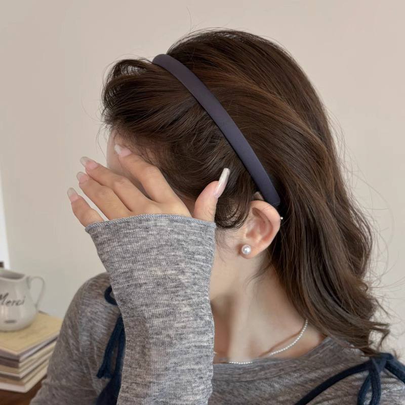 Coreano simple y delgado correa de cabello para mujeres de alto clima craneal presión correa de cabello de cabello de alta calidad para salir con adornos de cabello de color sólido