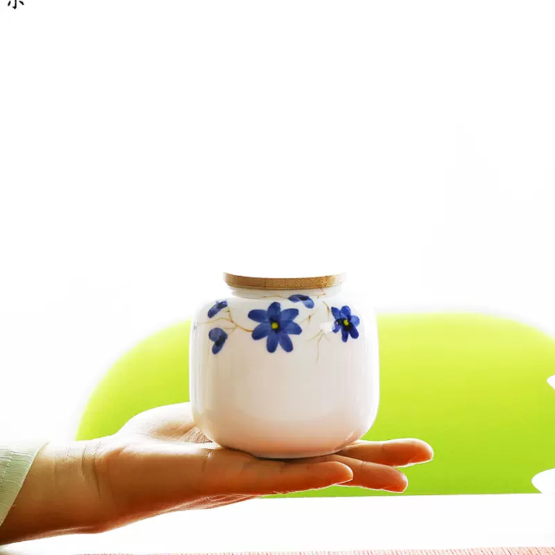 陶瓷迷你茶叶罐便携式小号药材瓷罐家用随身防潮密封储存罐子