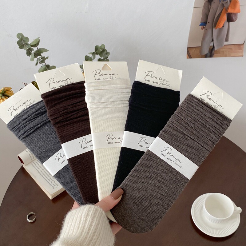 Korean-style solid-color vertical striped slouch socks for women, autumn and winter mid-calf socks, seamless, loose-fitting, versatile, and trendy long socks Korean-style solid-color vertical striped slouch socks for women, autumn and winter mid-calf socks, seamless, loose-fitting, versatile, and trendy long socks