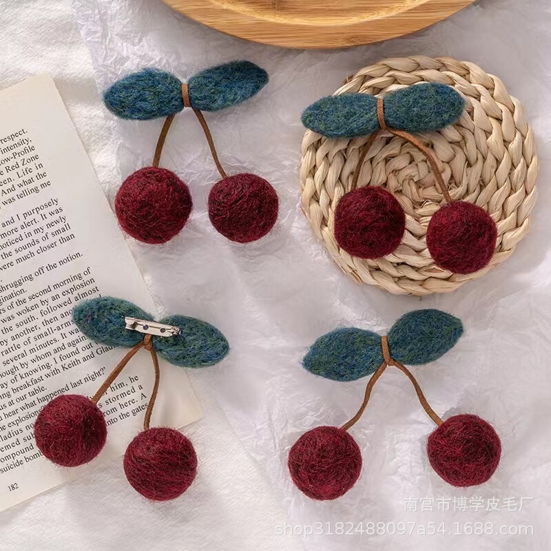 Wool felt pokes oil painting tone large cherry finished DIY hair accessories clothing accessories Christmas garland material Wool felt pokes oil painting tone large cherry finished DIY hair accessories clothing accessories Christmas garland material