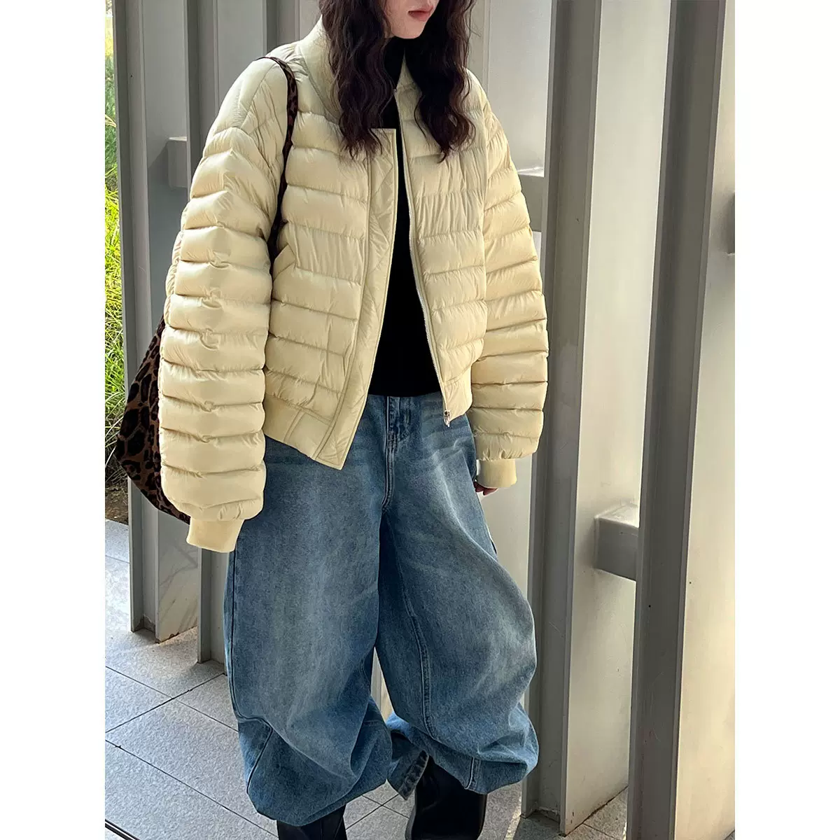 鹿西 新国标90白鸭绒棒球立领排骨羽绒服女秋冬轻薄保暖外套Y88