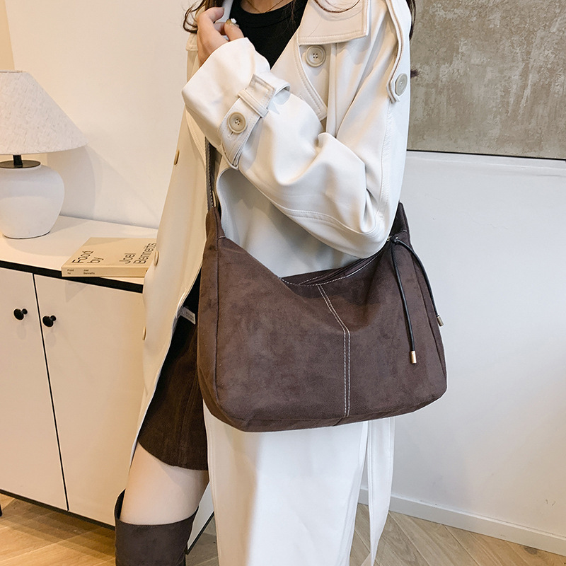 빈티지 우아한 작은 광장 가방 여성의 2024 가을 새로운 단색 캐주얼 어깨 가방 한국 통근 크로스 바디 가방 토트 백
