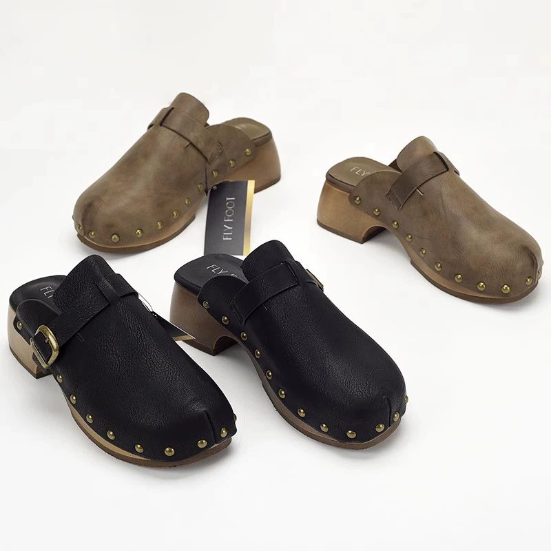 Внешняя торговля Оригинальный одноцветный полировочный ретро старый английский PU мягкий подошв для комфорта заклепка ремня пряжка для головки тапочки женщины