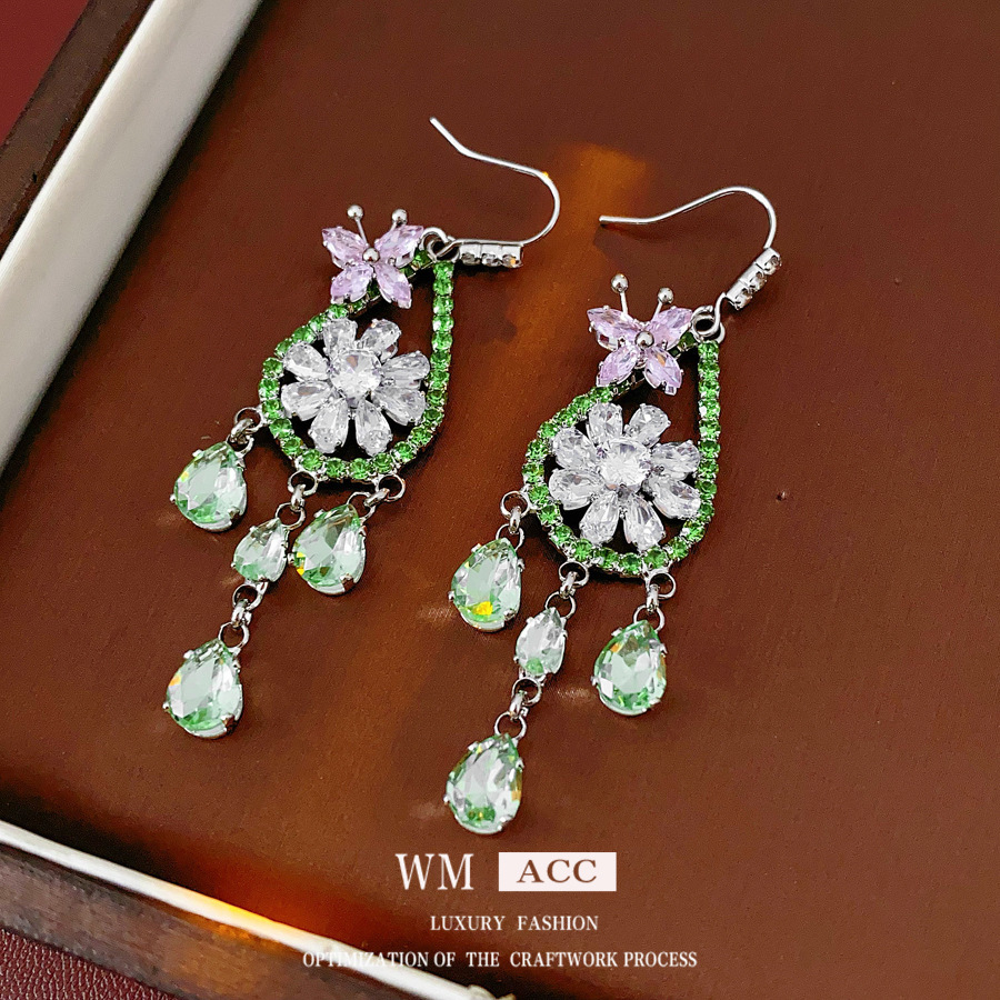 Flores de mariposa de zircón gota de agua set de fresa de verano pequeño fresco dulce joyería versátil nicho lujo ligero sentido de alta calidad