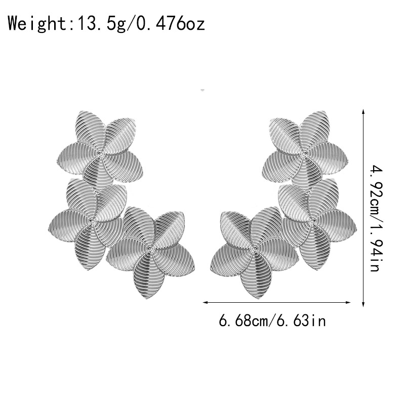 Pendientes transfronterizos europeos y americanos retro simple moda femenina temperamento estilo ins tres pendientes de flor cepillado de cinco pétalos