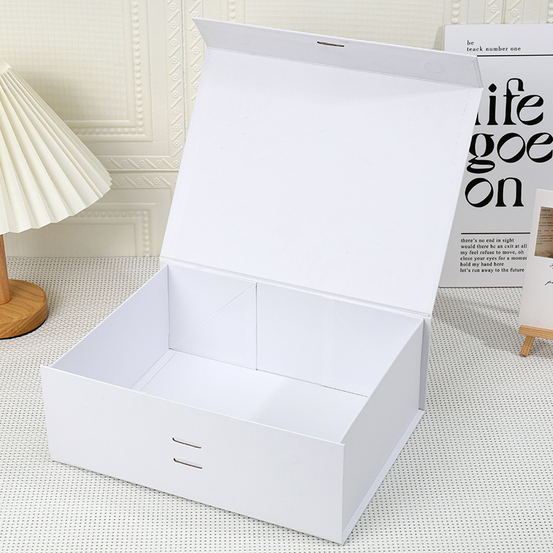 Caja de regalo plegable de la chica, una caja plegable integrada, caja de regalo simple, caja vacía de color sólido.