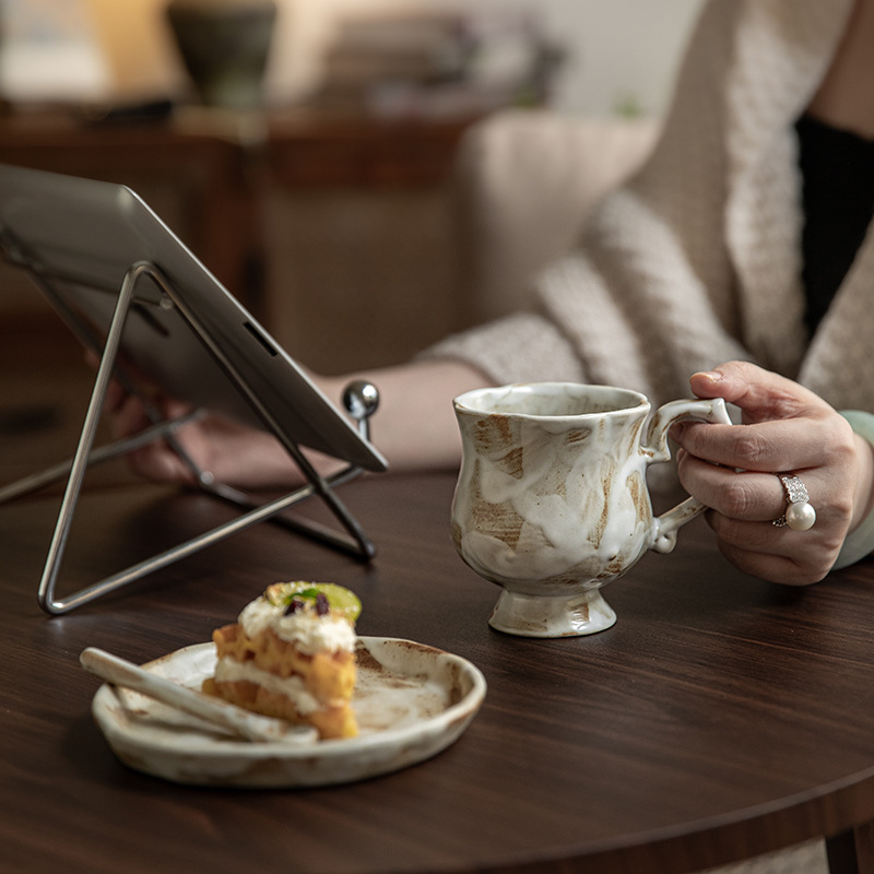 Tazas medievales de pie alto de Marqi vintage de cerámica rugosa tazas de agua de flores 2024 nuevas tazas de café tazas de exportación transfronteriza