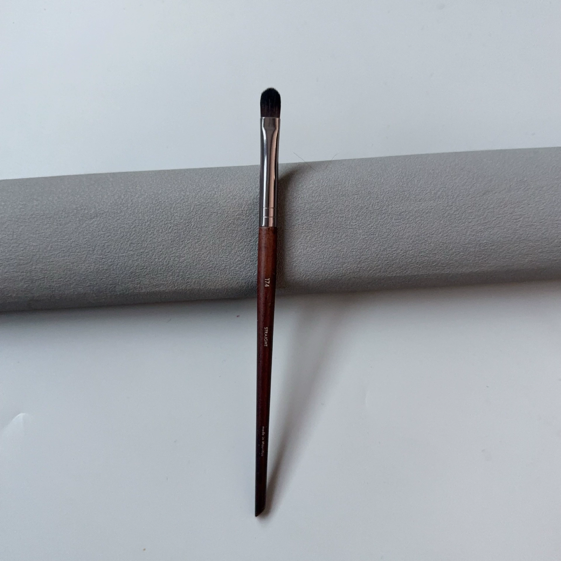 Brush, face blush, foundation, highlighter, eye pencil, full set