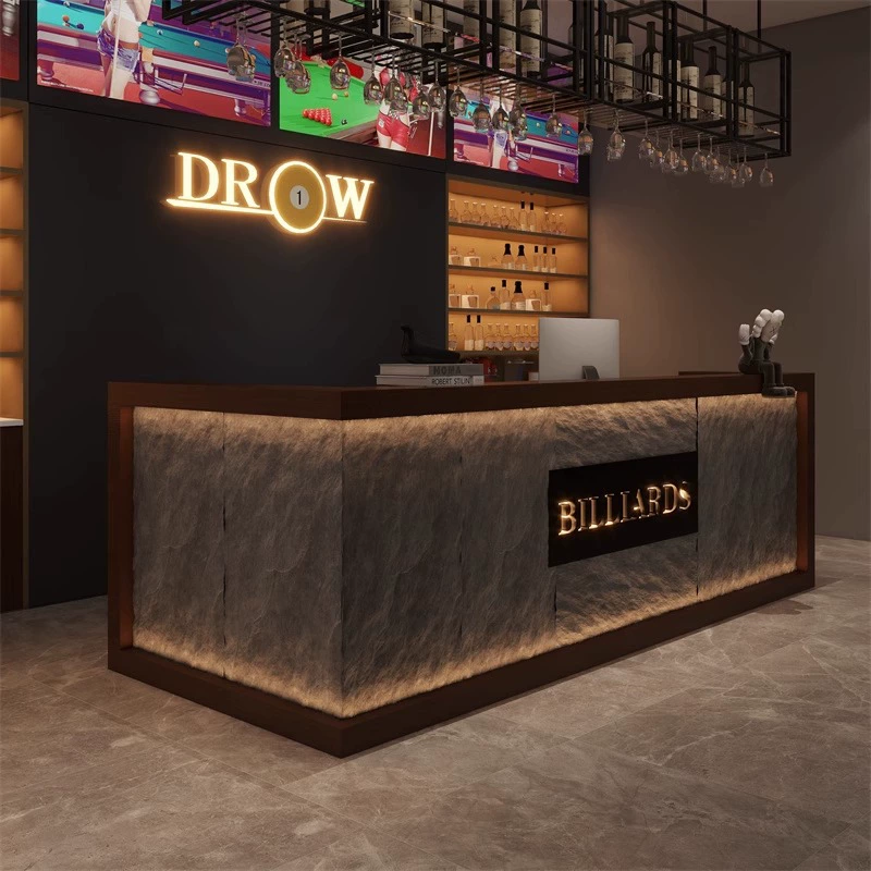 Ретро-индустриальный стиль, бильярдный зал, бар, касса, тренажерный зал, шахматная и карточная комната, отель, компания B&B, стойка регистрации, приемный шкаф