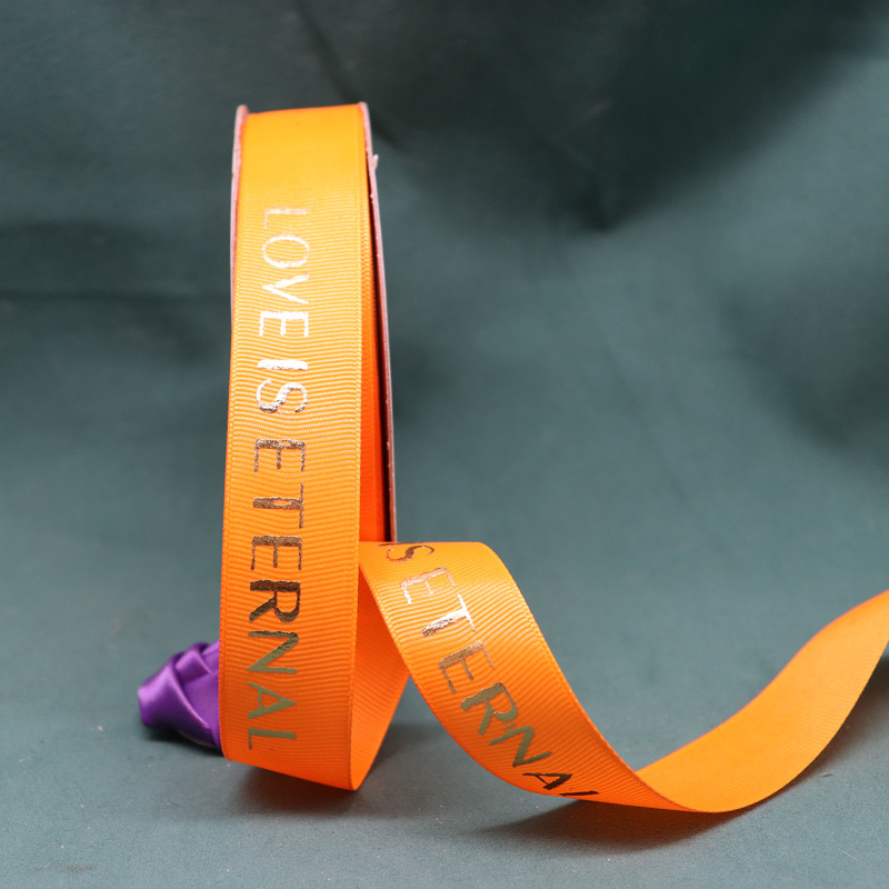 Cinta acanalada personalizada de 2.5 cm con estampado dorado de "love" para embalaje de bodas, envoltura de regalos, Navidad y Año Nuevo.