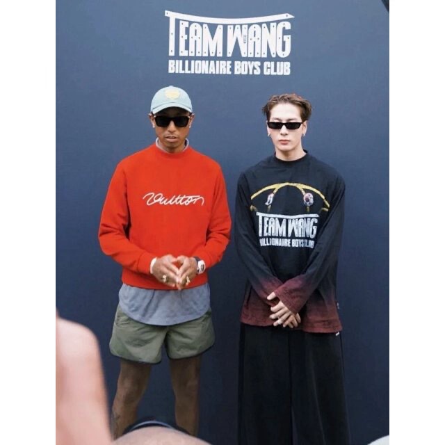 王嘉尔新联名篇—长袖#TEAM WANG x BBC 做旧字母水洗磨破长袖T恤|undefined