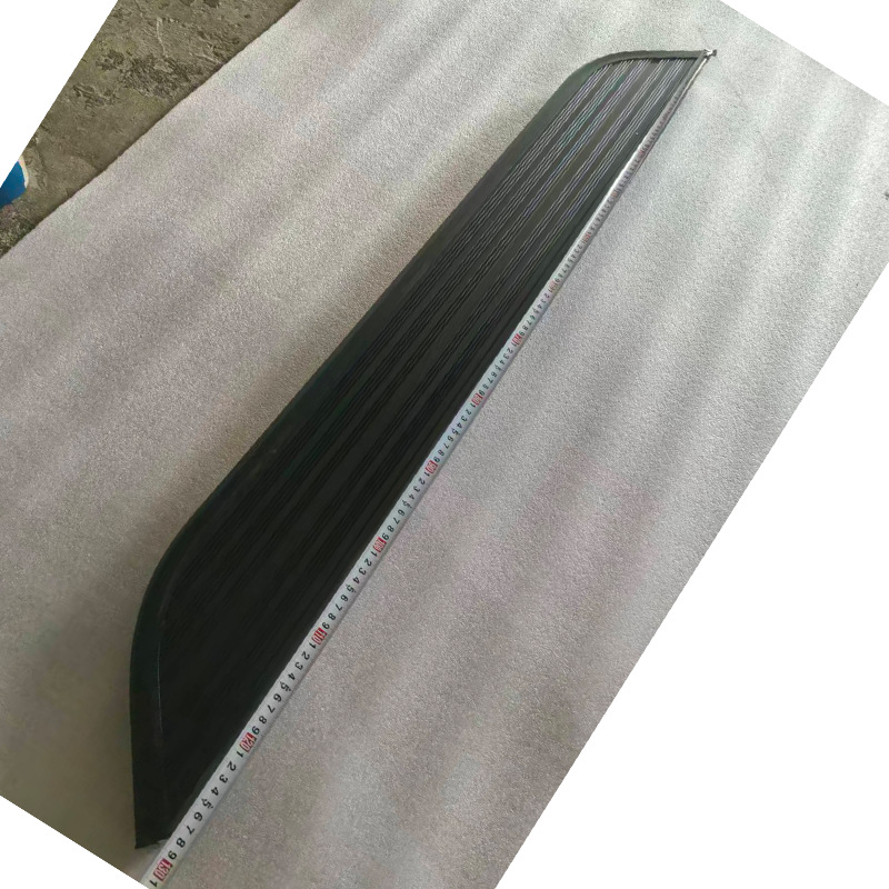 Used for Changan V919 rear tailgate step, aluminum alloy no-drill step, Changan Kaicheng V919 rear protective bar