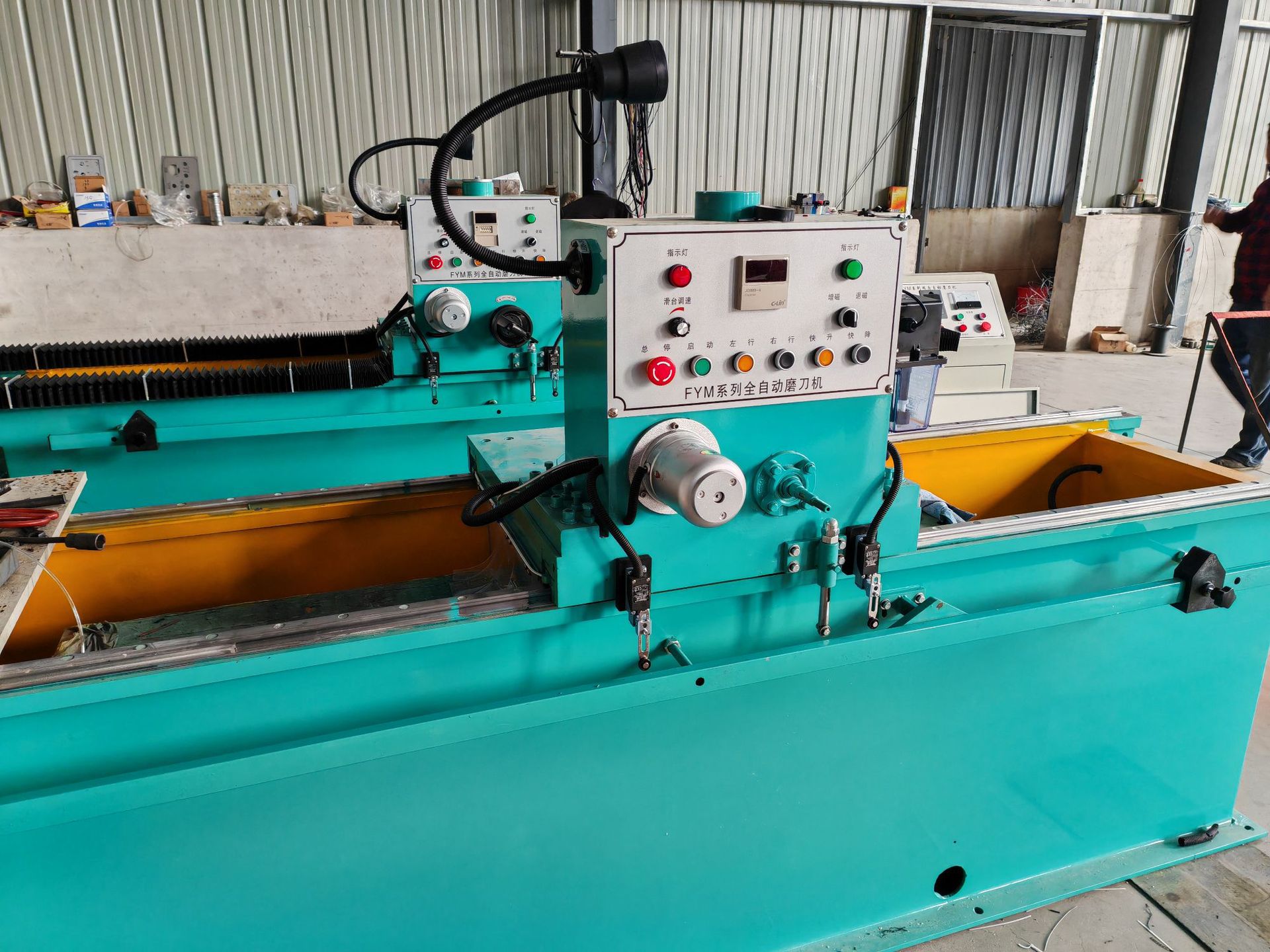 飞跃生产木工专用旋切机削片机刨片机粉碎机刀片专用磨刀机