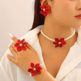 项链;耳环;戒指