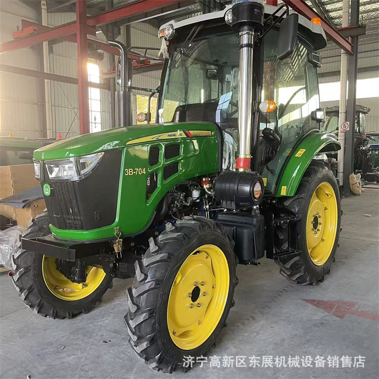 旋耕犁地运输拖拉机 农用四驱拖拉机 山地丘陵开荒四轮拖拉机