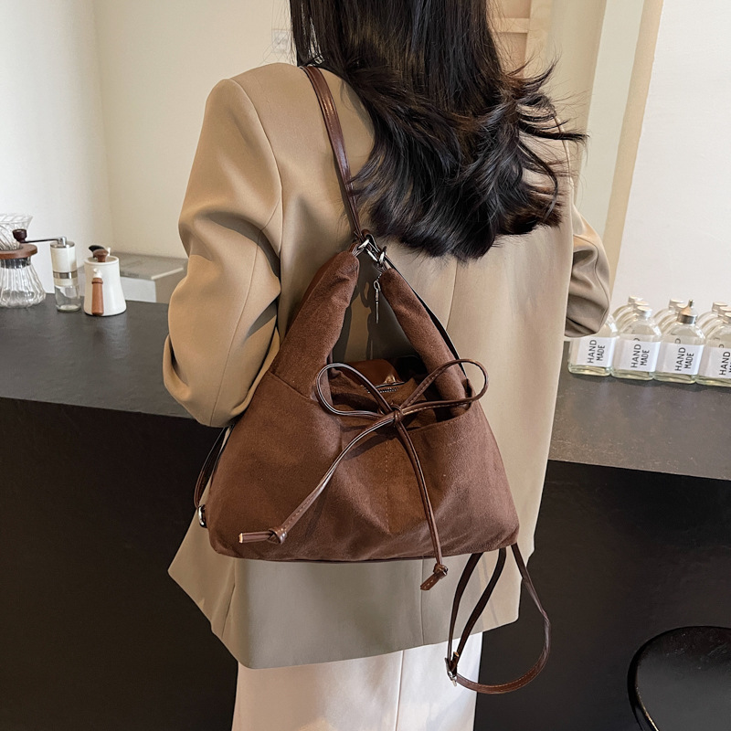 Bolsa de mujer retro 2024 nueva moda coreana mochila de piel de ciervo mochila mochila casual bolsas debajo de las axilas