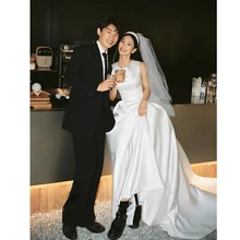 跨境定制影楼拍照旅拍写真情侣法式轻婚纱大气圆领简约出门婚纱