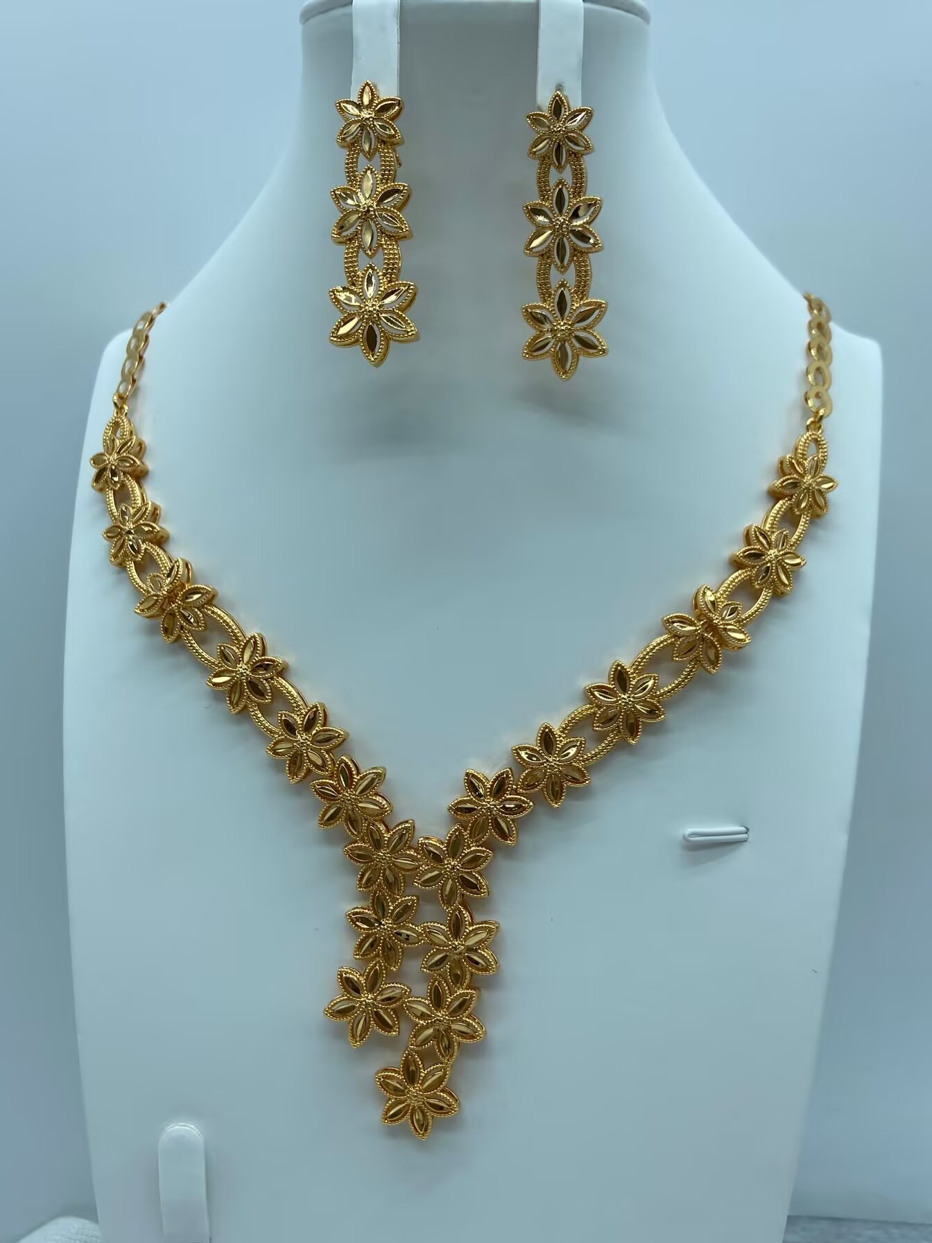 Transfronterizos de moda retro de Oriente Medio conjunto de joyería collar pendientes de boda banquete de bronce de lujo joyería dorada mujer
