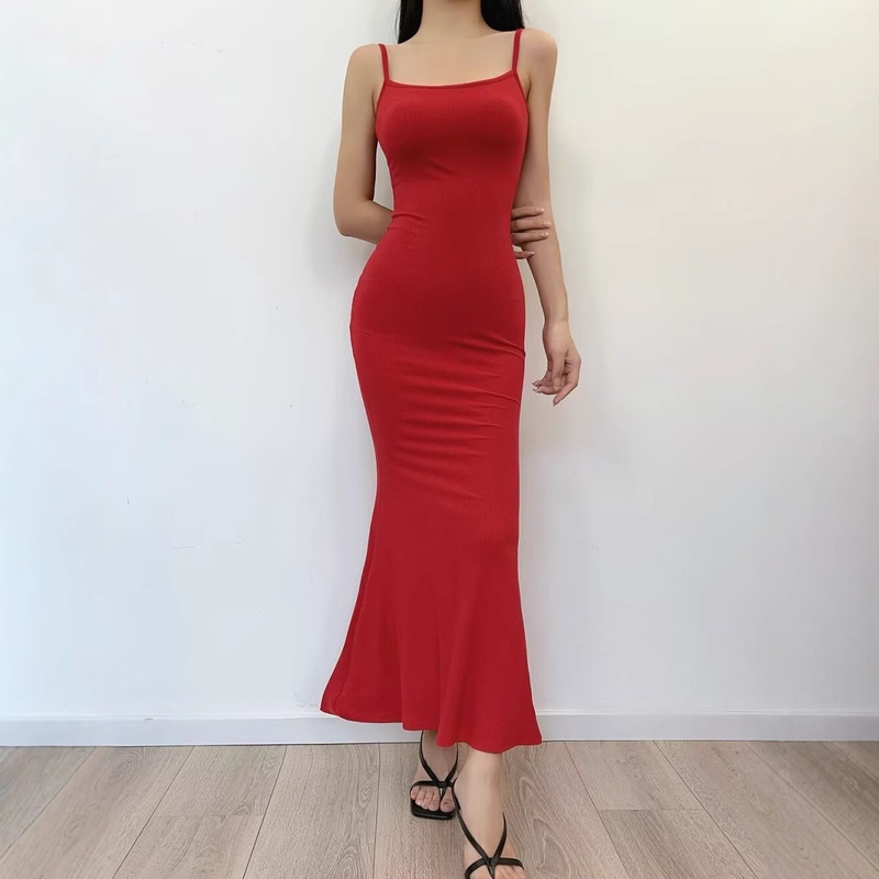 High-Waisted 2024 Summer Slim-Fit Long Dress with Chest Pads, Wholesale Solid Color Spaghetti Strap Dress, New Hot Girl Style in Wine Red High-Waisted 2024 Summer Slim-Fit Long Dress with Chest Pads, Wholesale Solid Color Spaghetti Strap Dress, New Hot Girl Style in Wine Red