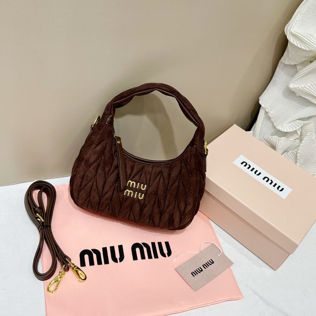 Miu Suede Dumpling Bag Macaron Color High-Value Fashionable Crescent Bag Shoulder Bag Pleated Women's Handbag
