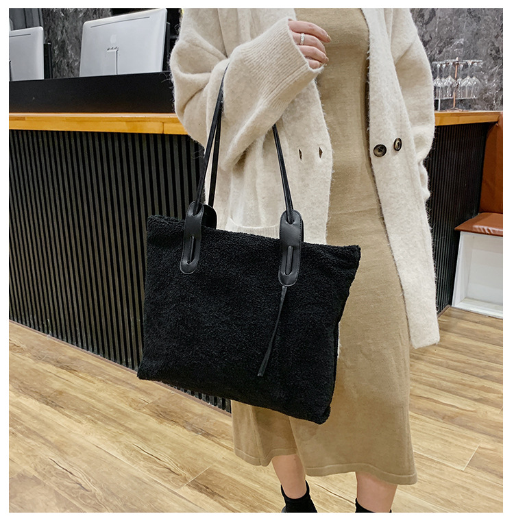 Fashion Large Capacity Plush Tote Bag - Light Green