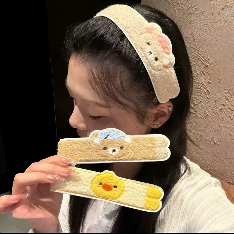 Cute long strip bear headband with Velcro for girls, suitable for washing face and applying makeup, new fringe sticker and dual-use hair accessory