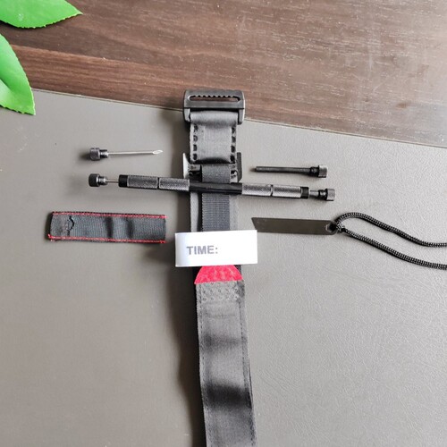 CAT tourniquet outdoor rescue equipment one-hand operation arterial first aid combat spinning multi-functional tourniquet