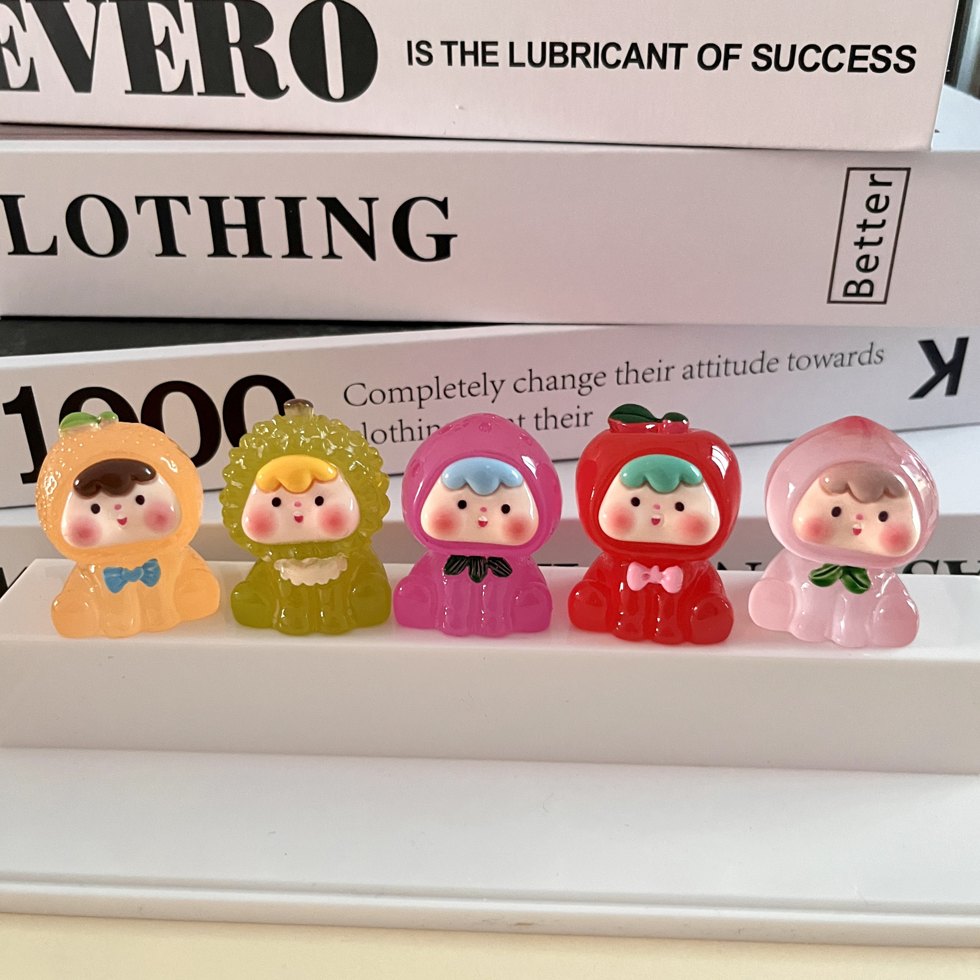 밝은 페인트 발광이 무작위로 전송됩니다.