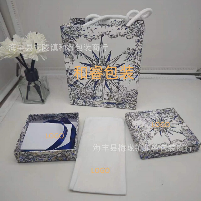 New Dijia Six-pointed Star Packaging Box D Family Necklace Bracelet Bracelet Earrings Hot Stamping Painted Universal Gift Box Batch