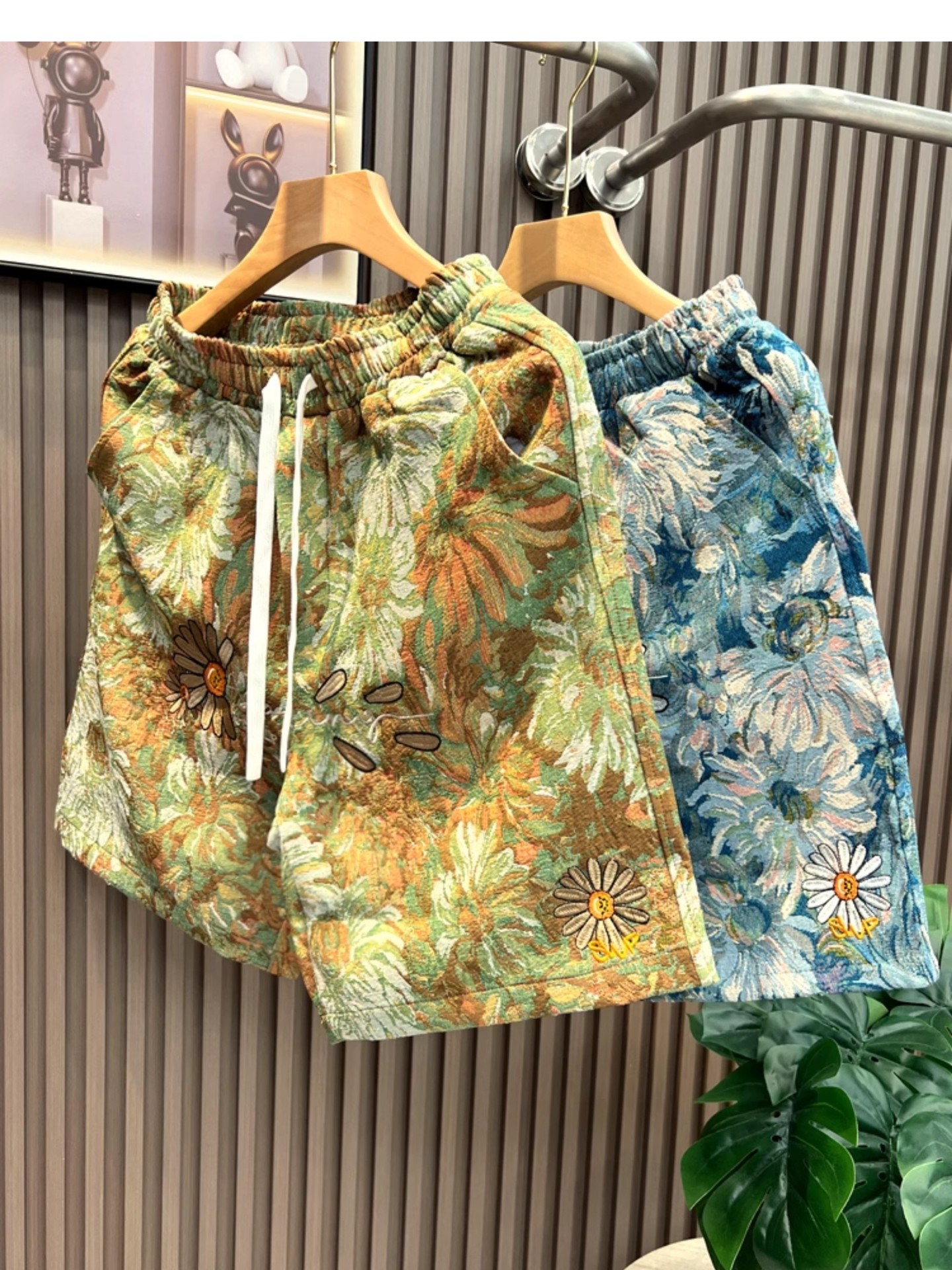 Retro Floral Print Shorts For Men Women, Loose Fit 5-Inch Casual Beach Shorts With All-Over Vintage Pattern, Lightweight Summer Streetwear_viptrois.com