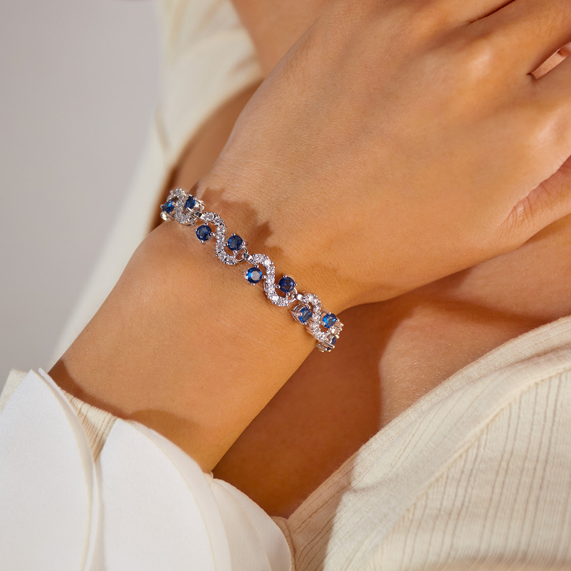 Dropshipping Simple Temperament Copper-Plated White Golden Crystal Women's Bracelet Fashionable and Versatile Niche Design Jewelry Dropshipping Simple Temperament Copper-Plated White Golden Crystal Women's Bracelet Fashionable and Versatile Niche Design Jewelry
