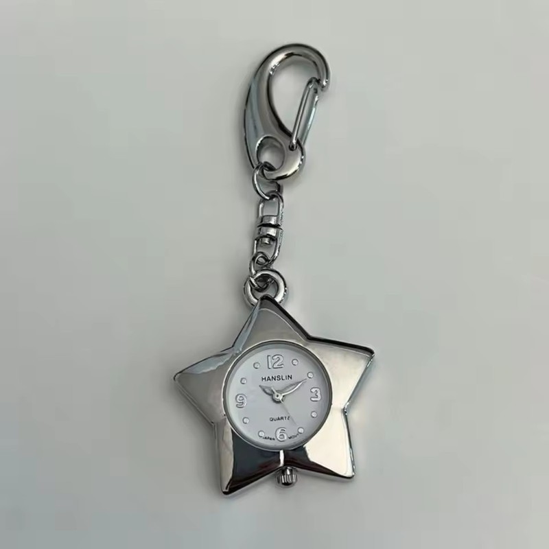 時計ヘッドペンダント〜サブカルチャーニッチデザインラブロック四つ葉のクローバースターテーブルチタン鋼ペンダントバッグ吊り装飾|undefined
