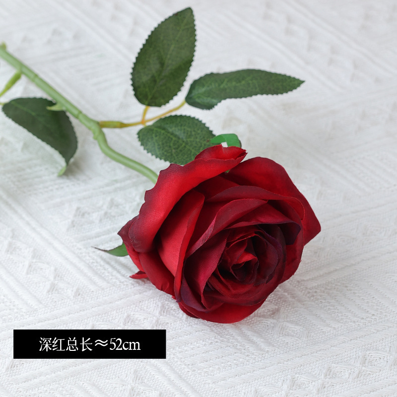 진홍색