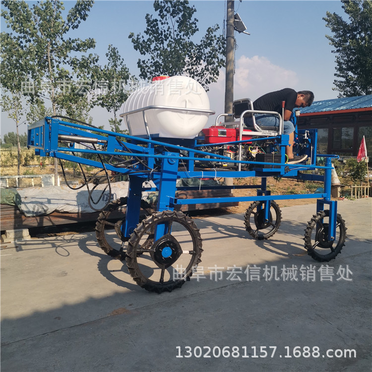 玉米小麦地自走式打药机 植保折叠喷杆打药车 宏信马铃薯打药机