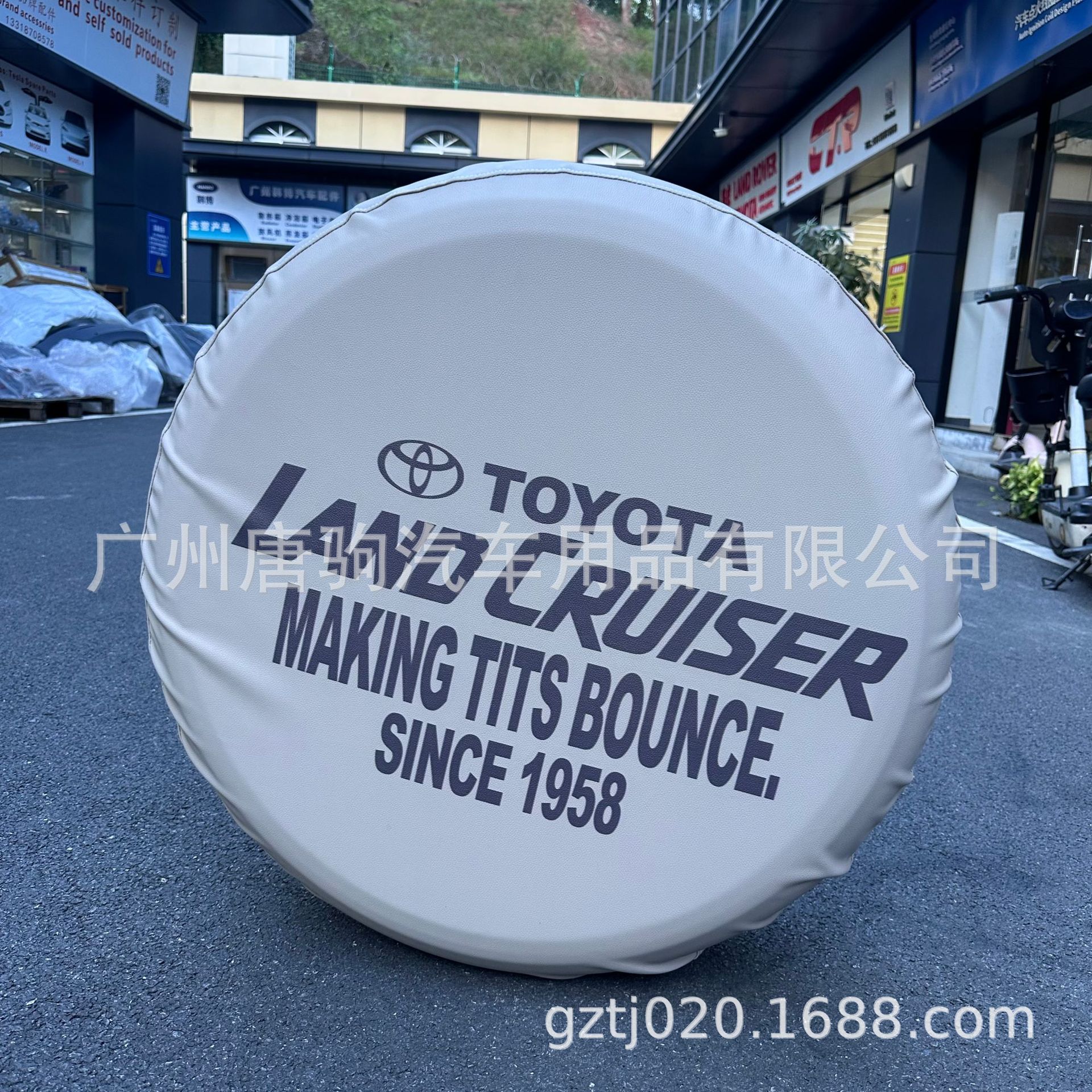 Suitable for Toyota Land Cruiser LC70 76 79 80 modified spare tire cover decorative tire protection cover