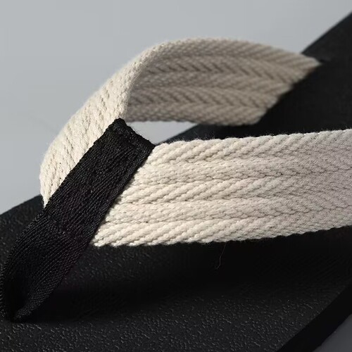 New summer fashion trend light and simple fashion holiday leisure beach light and simple flip-flops for men 
