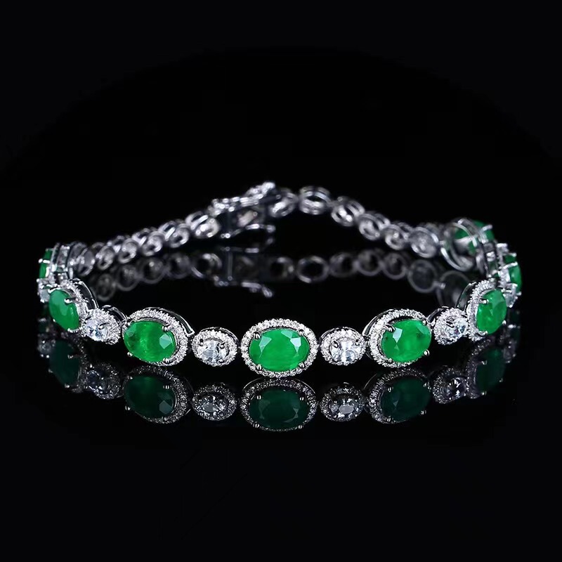 Collectibles 5.32 Big Carat Natural Muzuo Green Master Emerald Bracelet with GRC Certificate of Authority 18K Gold Bracelet