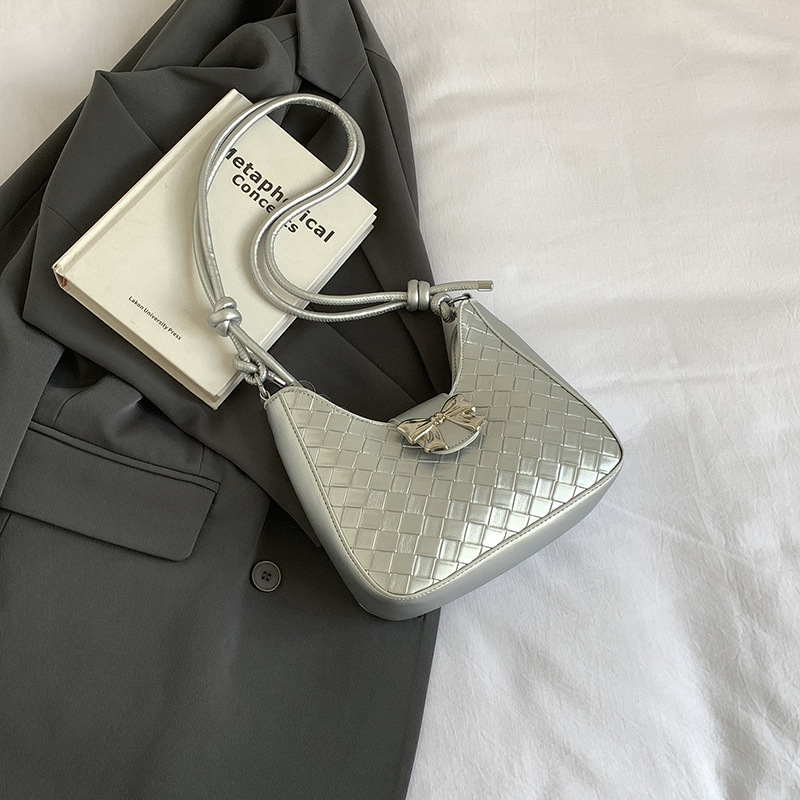 Bolsa de moda de tendencia bajo la axila para mujeres 2024 nicho de verano coreano de alta calidad tejido bolso de hombro casual bolso de brazo